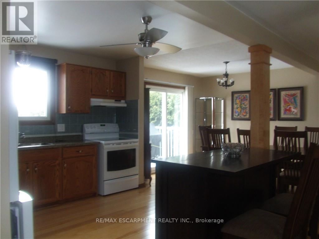 18 Ross Street, Norfolk, ON - Indoor Photo Showing Kitchen