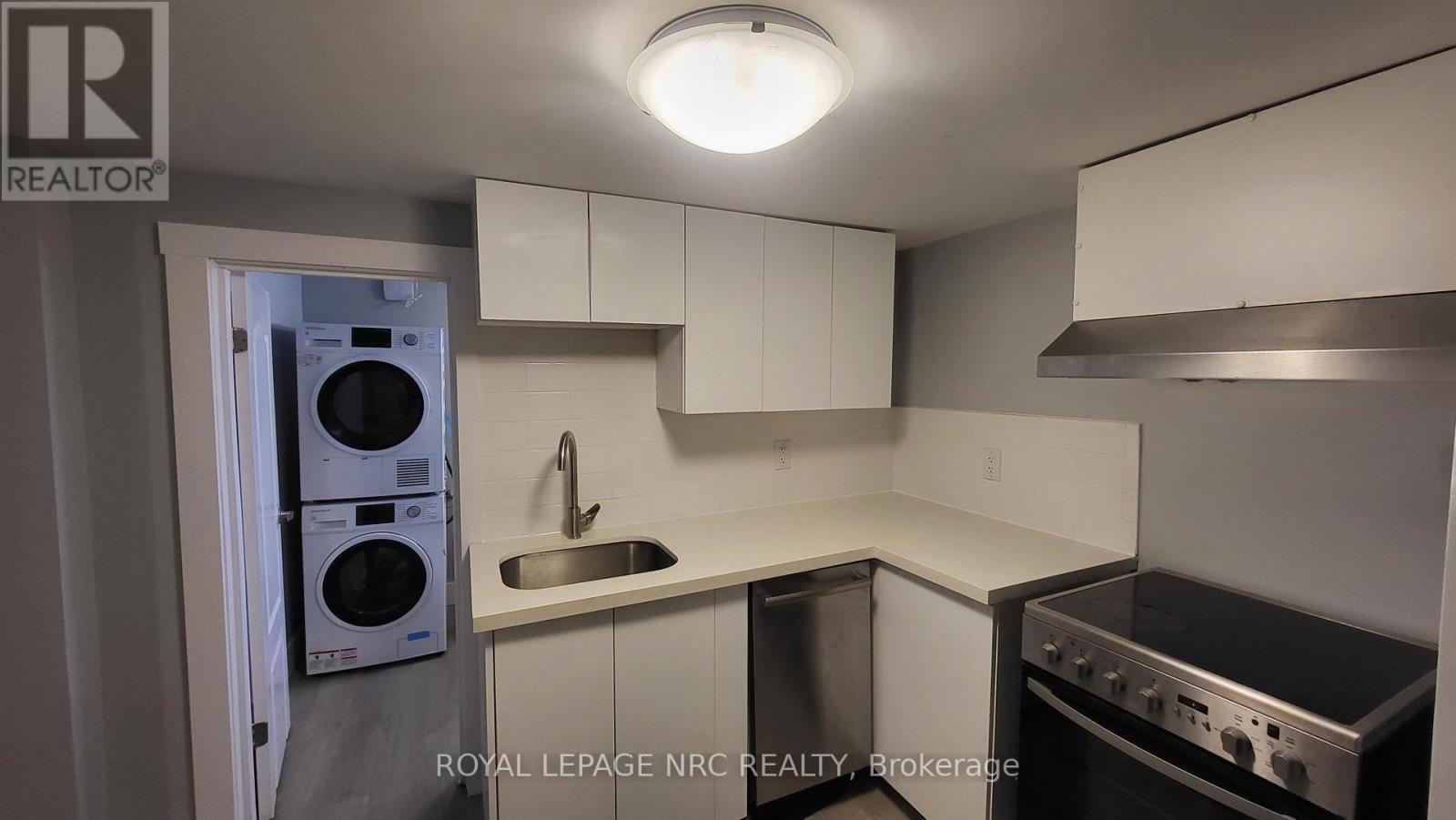 Basement Apartment - 27 Lasalle Street, Welland (Lincoln/Crowland), ON - Indoor