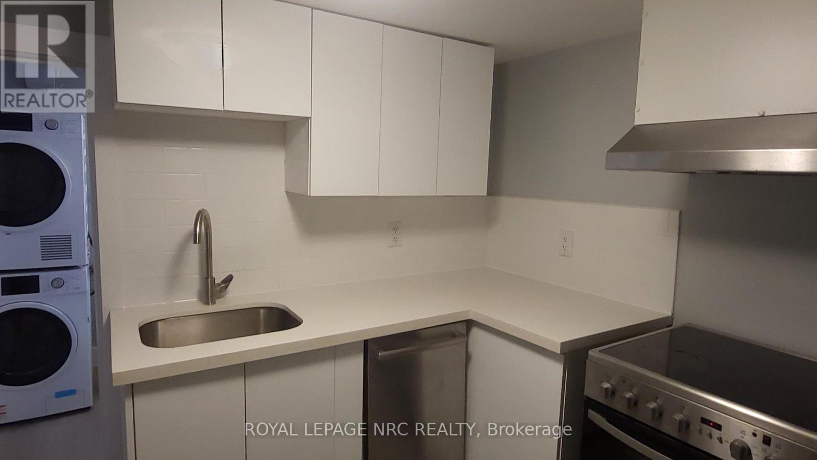 Basement Apartment - 27 Lasalle Street, Welland (Lincoln/Crowland), ON - Indoor Photo Showing Laundry Room