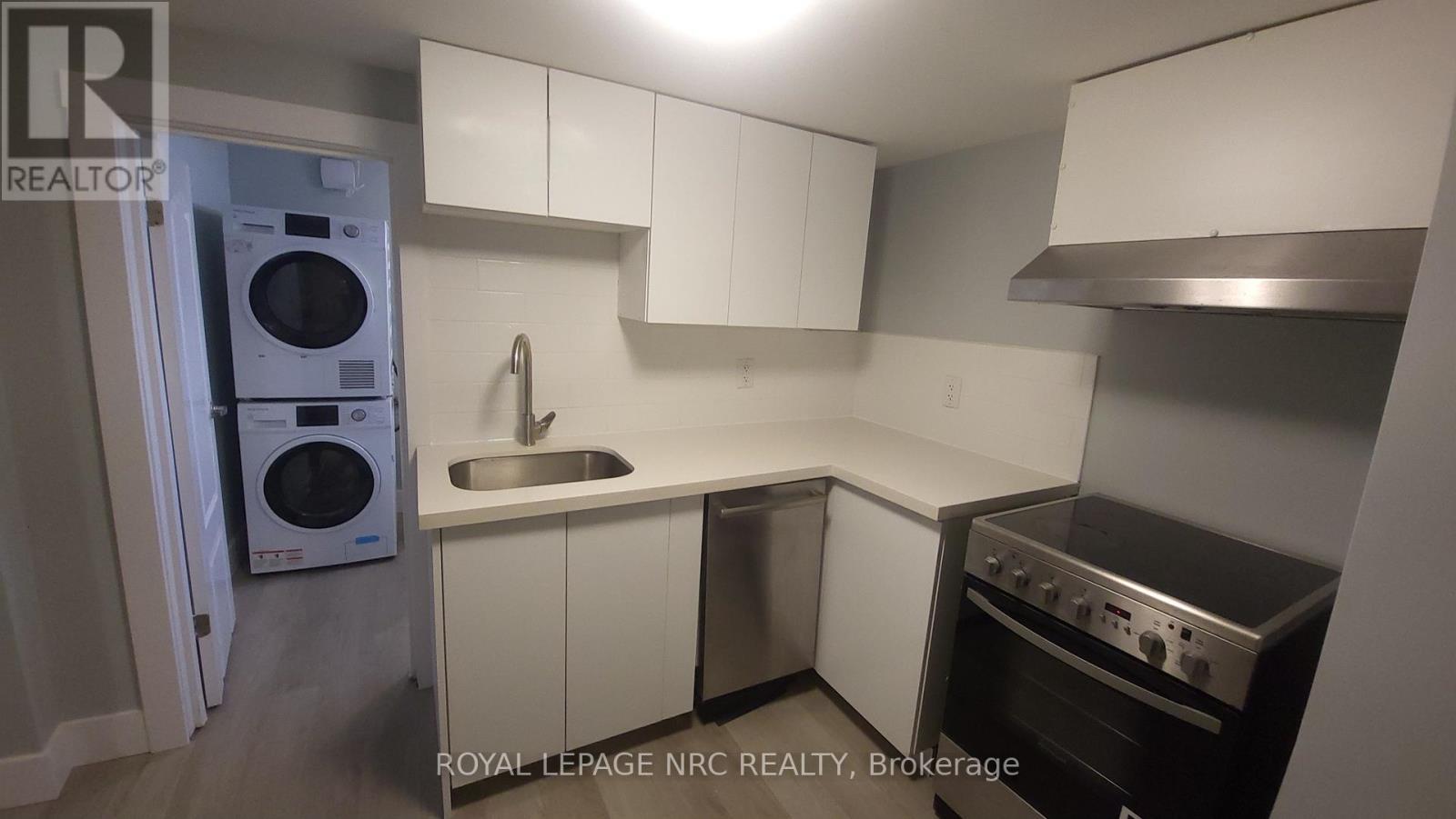 Basement Apartment - 27 Lasalle Street, Welland (Lincoln/Crowland), ON - Indoor Photo Showing Other Room
