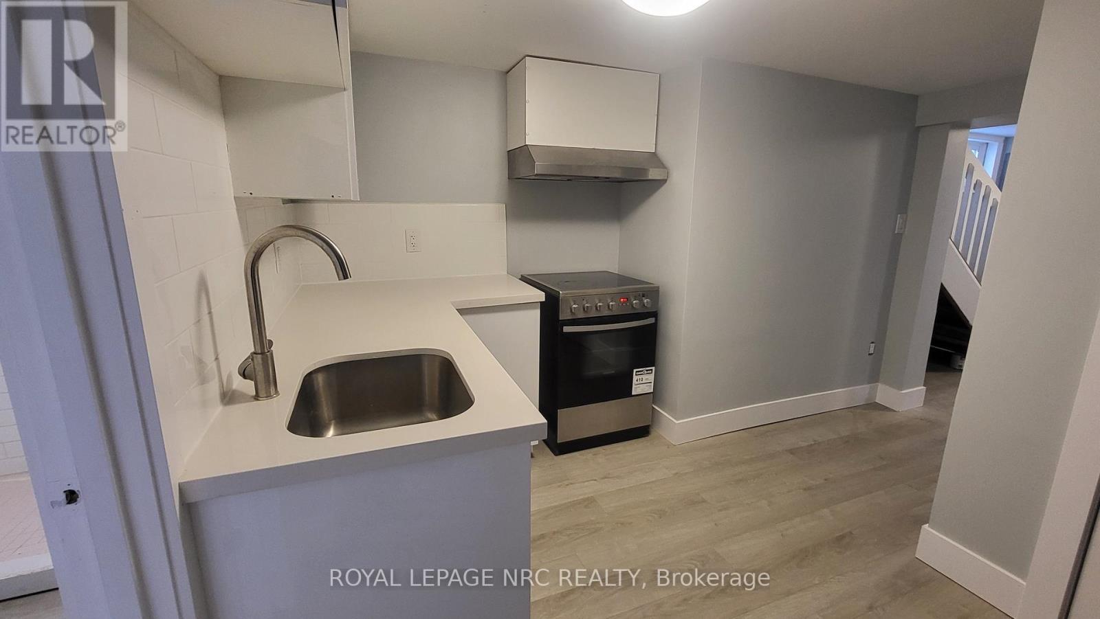 Basement Apartment - 27 Lasalle Street, Welland (Lincoln/Crowland), ON - Indoor