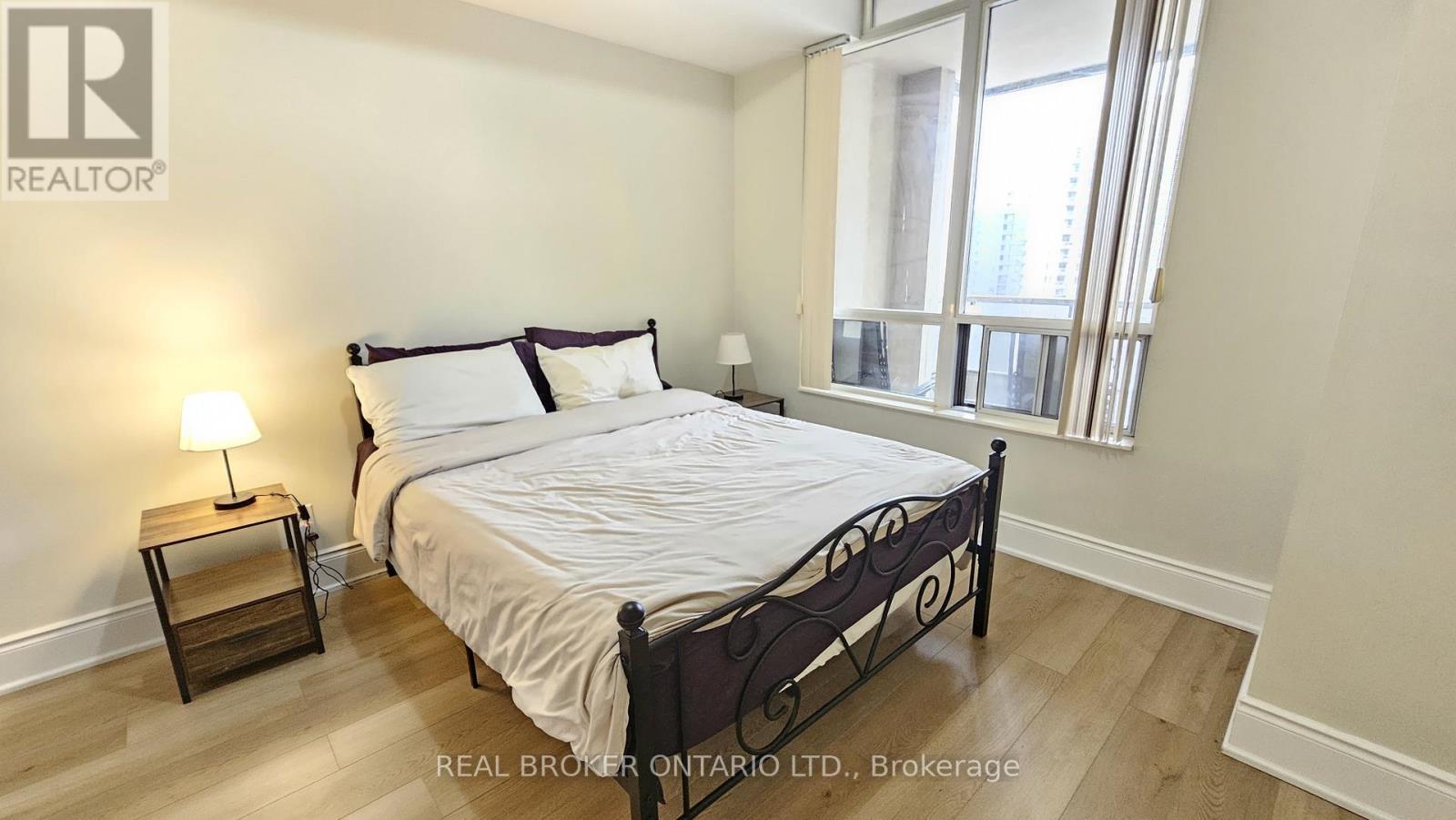 2803 - 3880 Duke Of York Boulevard, Mississauga, ON - Indoor Photo Showing Bedroom