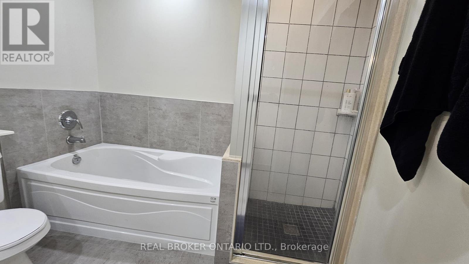 2803 - 3880 Duke Of York Boulevard, Mississauga, ON - Indoor Photo Showing Bathroom