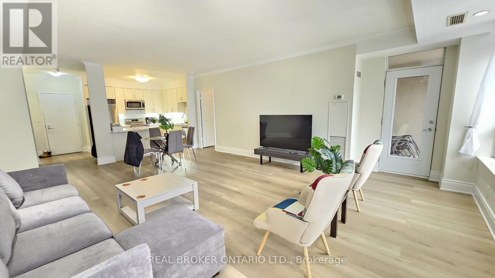 2803 - 3880 Duke Of York Boulevard, Mississauga, ON - Indoor Photo Showing Living Room
