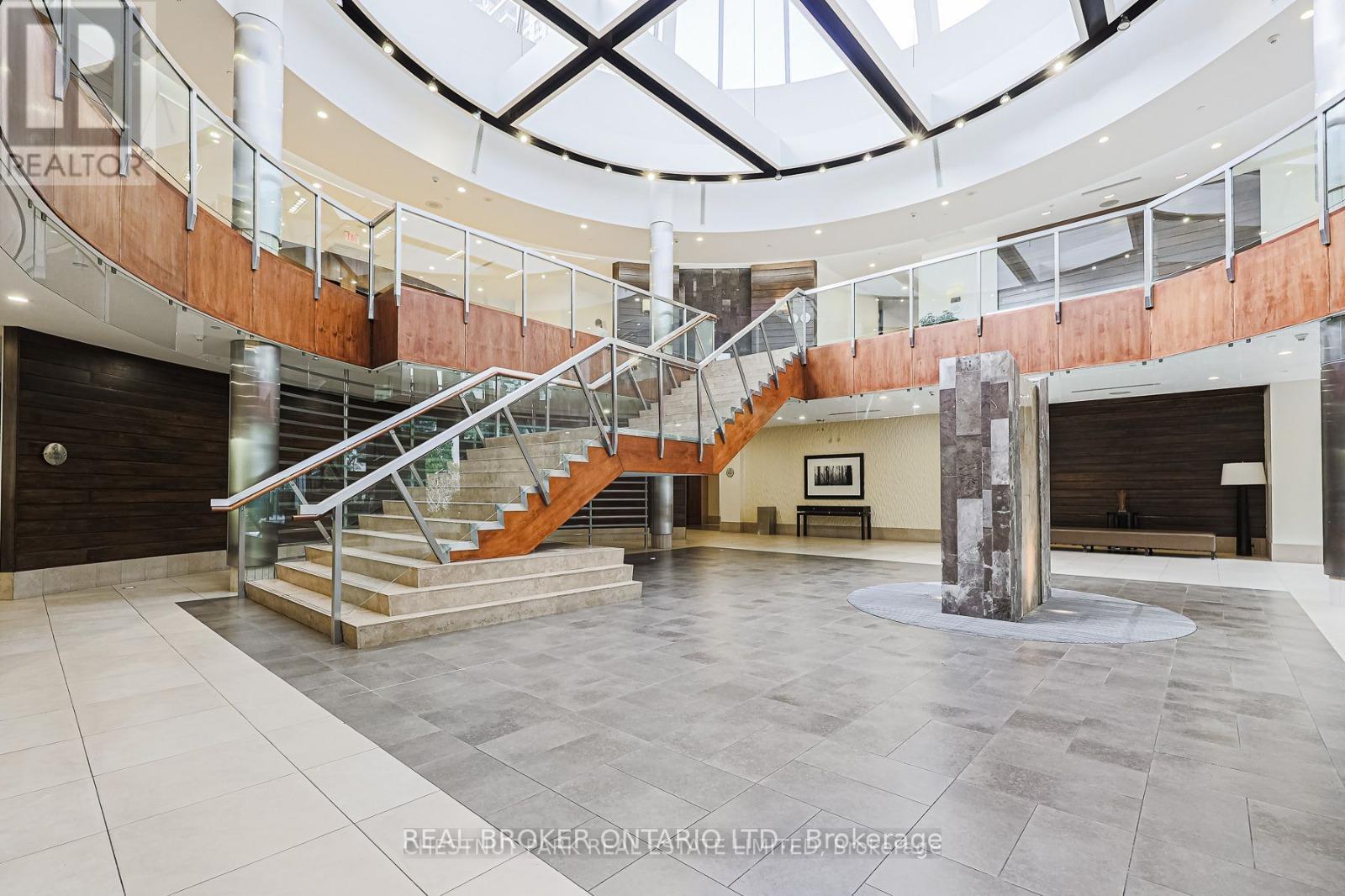 2803 - 3880 Duke Of York Boulevard, Mississauga, ON - Indoor Photo Showing Other Room