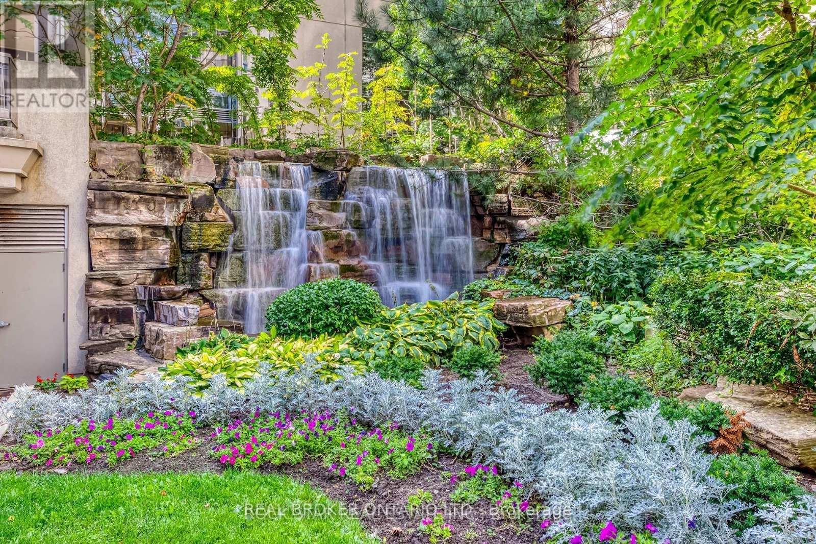 2803 - 3880 Duke Of York Boulevard, Mississauga, ON - Outdoor