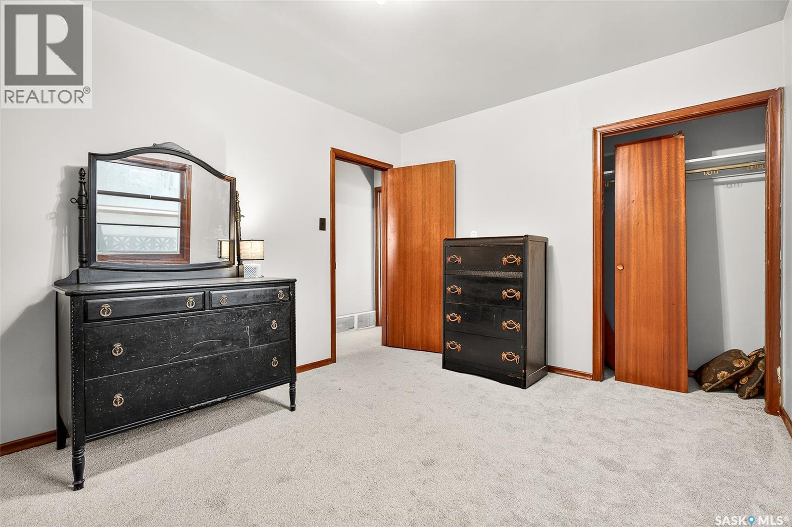 530 Duffield Street W, Moose Jaw, SK - Indoor Photo Showing Bedroom