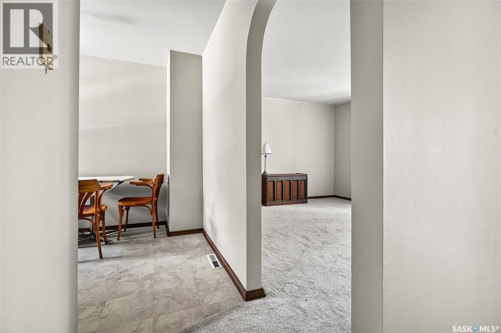 530 Duffield Street W, Moose Jaw, SK - Indoor Photo Showing Other Room