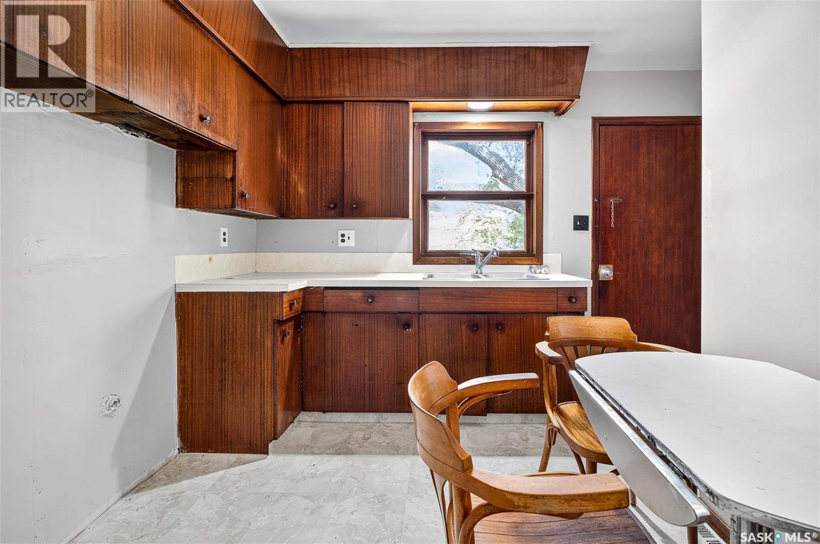 530 Duffield Street W, Moose Jaw, SK - Indoor Photo Showing Kitchen
