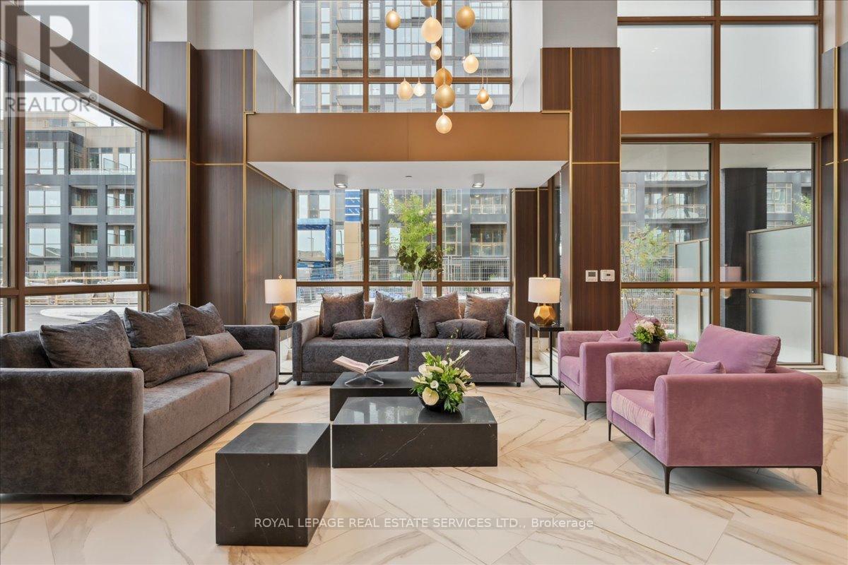 509 - 2343 Khalsa Gate, Oakville, ON - Indoor Photo Showing Living Room