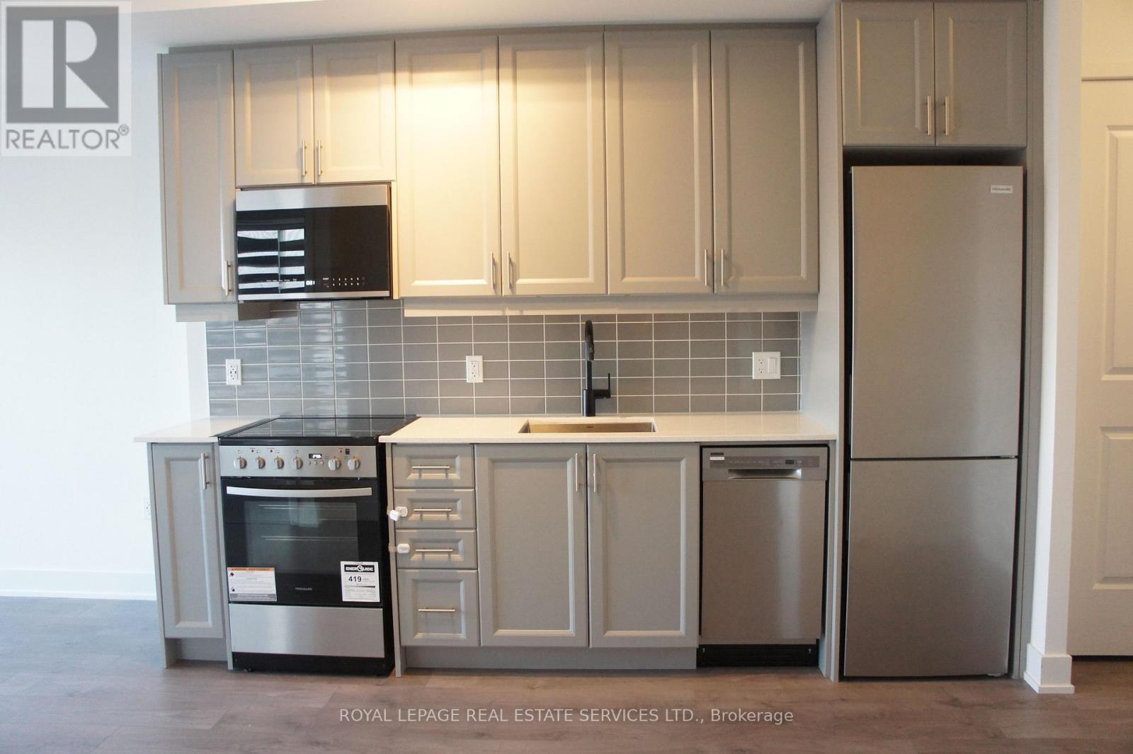 509 - 2343 Khalsa Gate, Oakville, ON - Indoor Photo Showing Kitchen With Stainless Steel Kitchen
