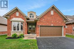 169 CENTRAL AVENUE Grimsby, ON L3M 5T4