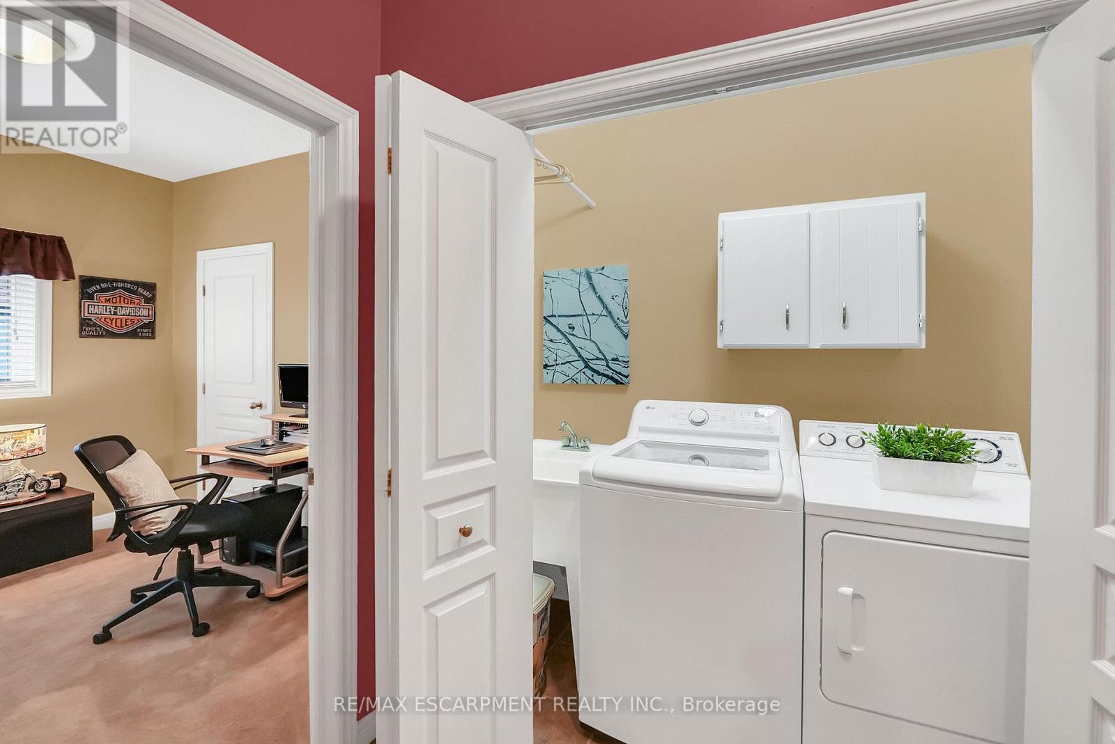 169 Central Avenue, Grimsby, ON - Indoor Photo Showing Laundry Room