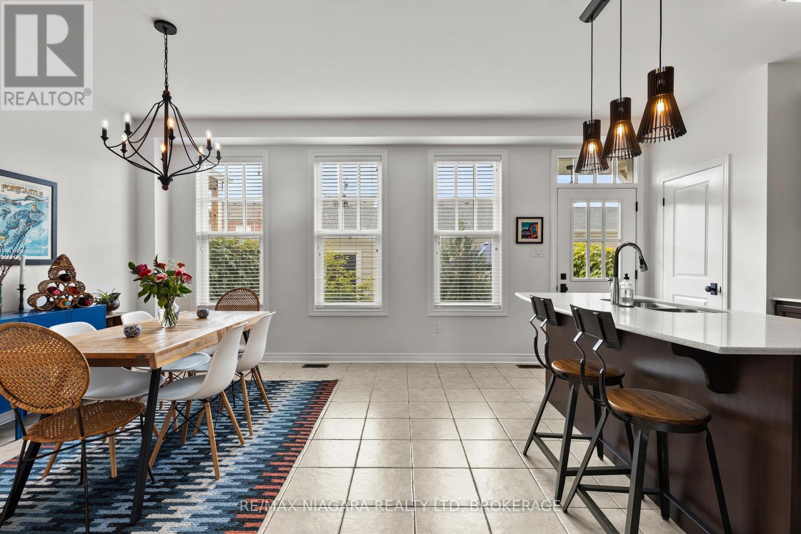 3 Blackbird Street, Niagara-On-The-Lake (Town), ON - Indoor Photo Showing Dining Room
