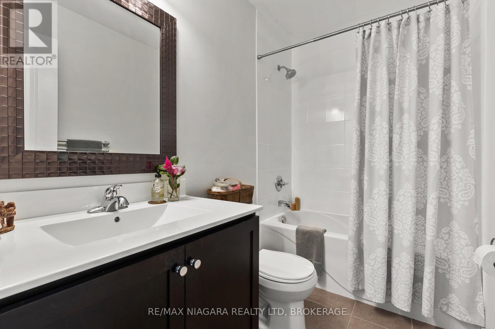 3 Blackbird Street, Niagara-On-The-Lake (Town), ON - Indoor Photo Showing Bathroom