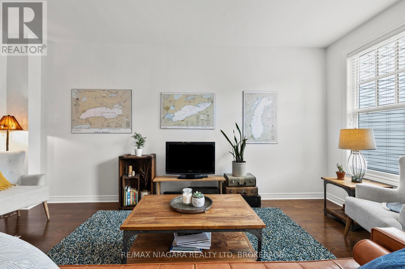 3 Blackbird Street, Niagara-On-The-Lake (Town), ON - Indoor Photo Showing Living Room