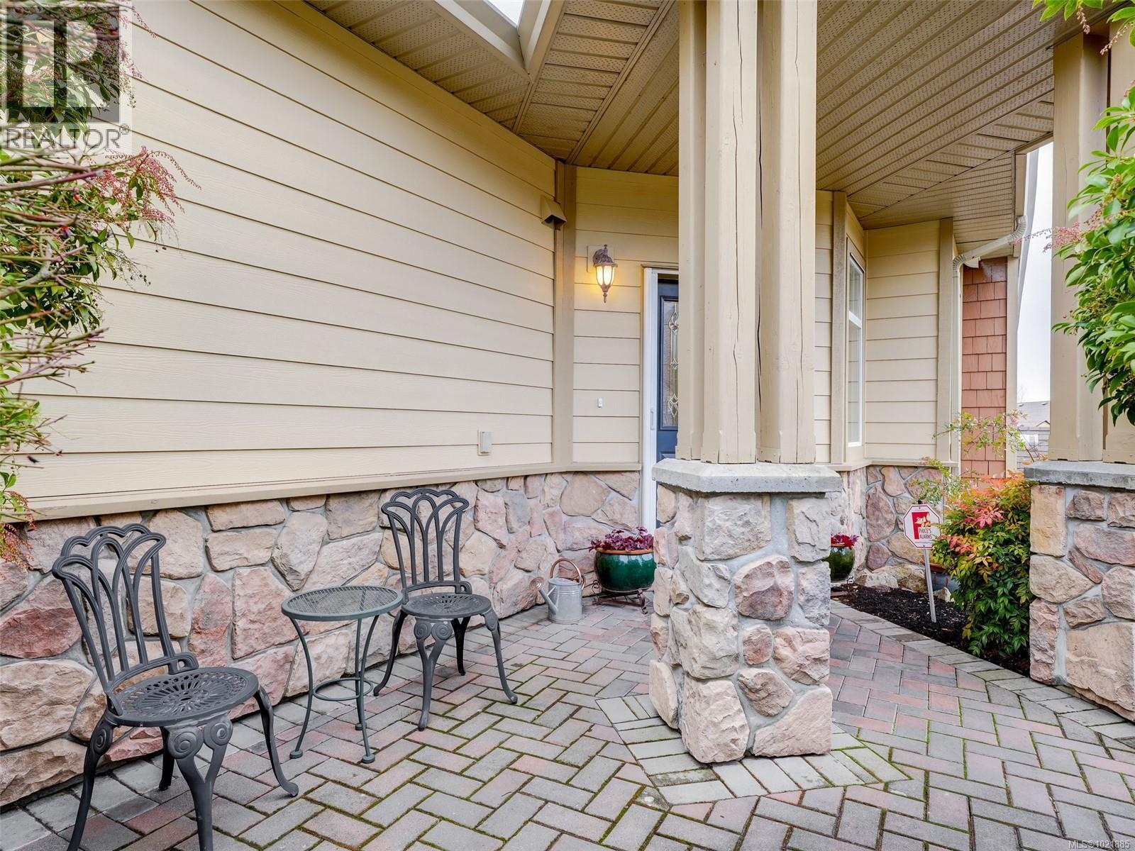 25 1286 Tolmie Ave, Saanich, BC - Outdoor With Deck Patio Veranda With Exterior
