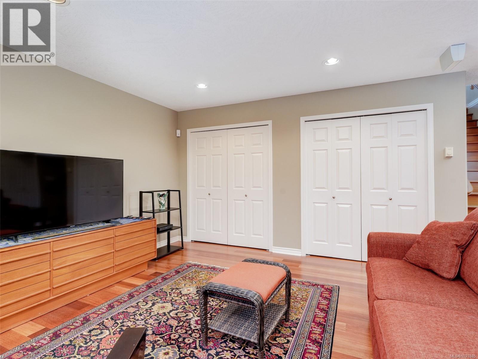 25 1286 Tolmie Ave, Saanich, BC - Indoor