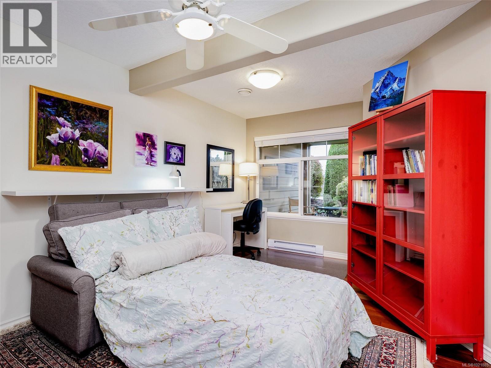 25 1286 Tolmie Ave, Saanich, BC - Indoor Photo Showing Bedroom