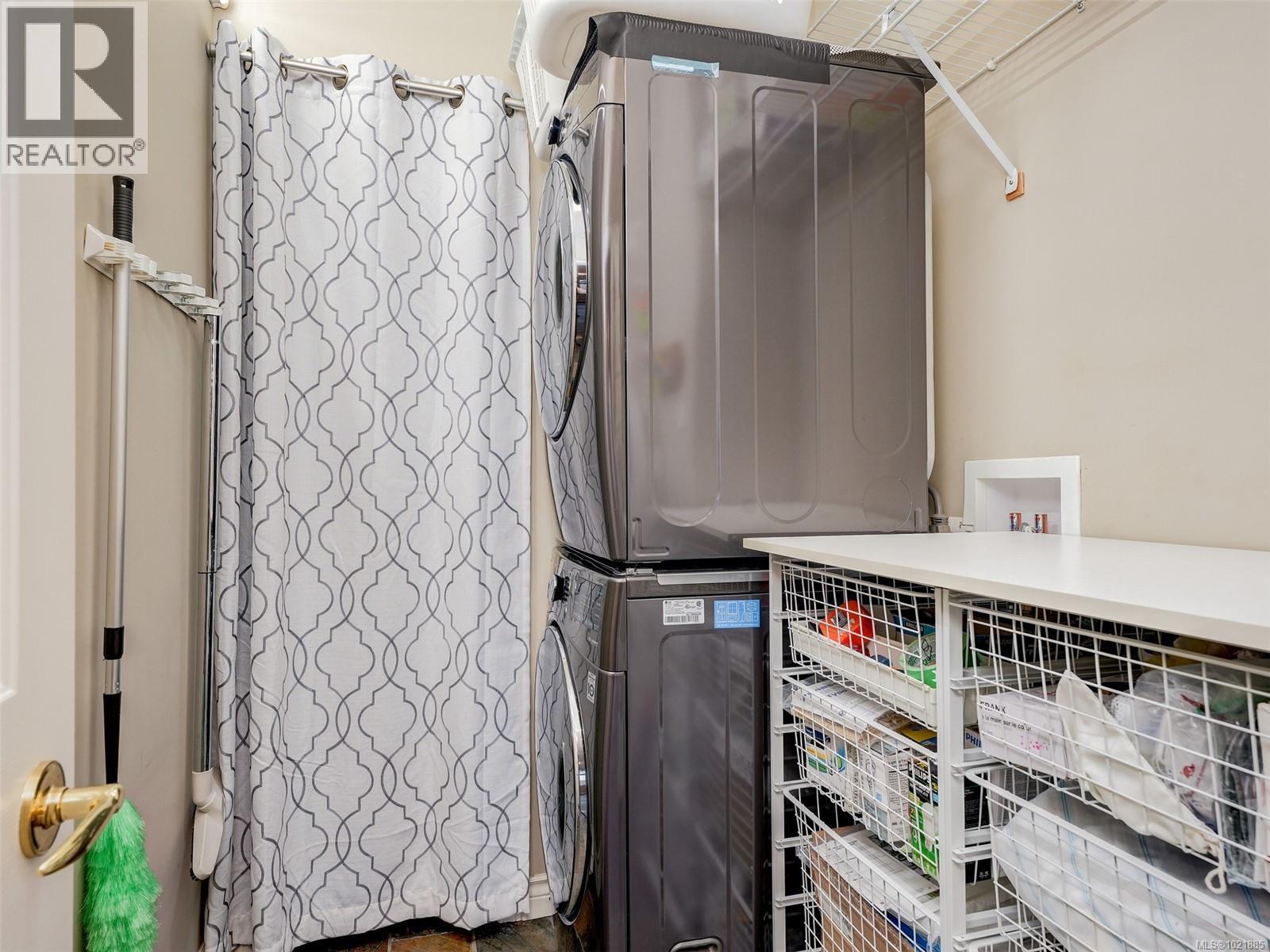 25 1286 Tolmie Ave, Saanich, BC - Indoor