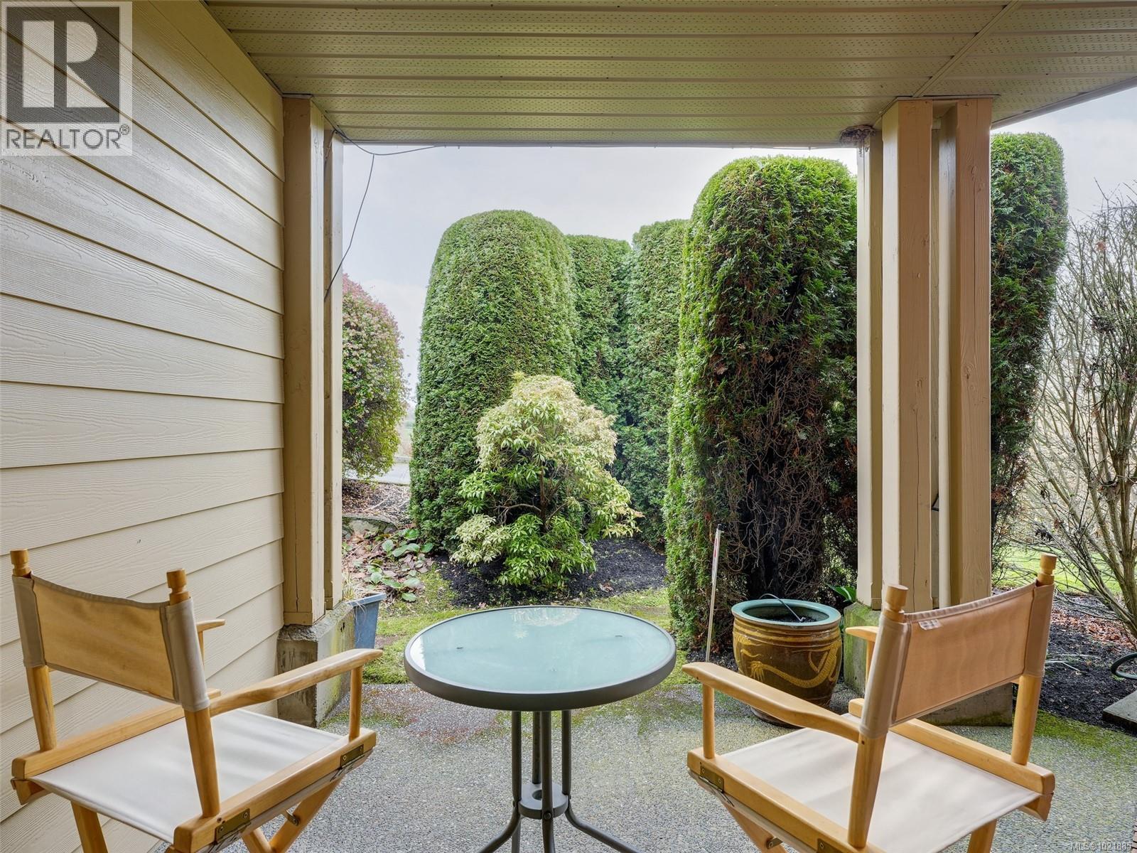 25 1286 Tolmie Ave, Saanich, BC - Outdoor With Deck Patio Veranda With Exterior