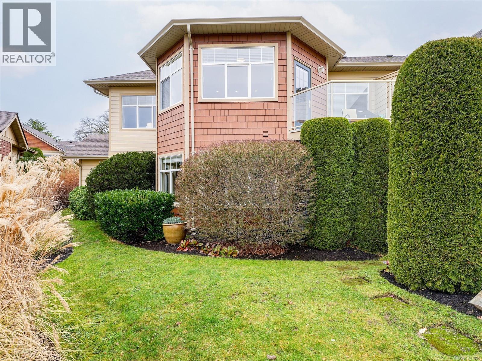 25 1286 Tolmie Ave, Saanich, BC - Outdoor