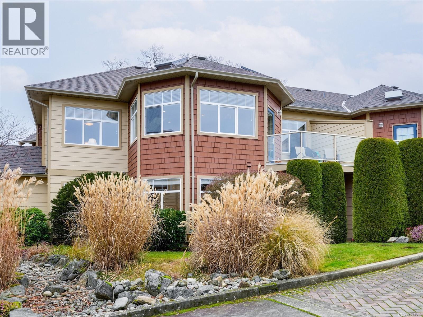 25 1286 Tolmie Ave, Saanich, BC - Outdoor