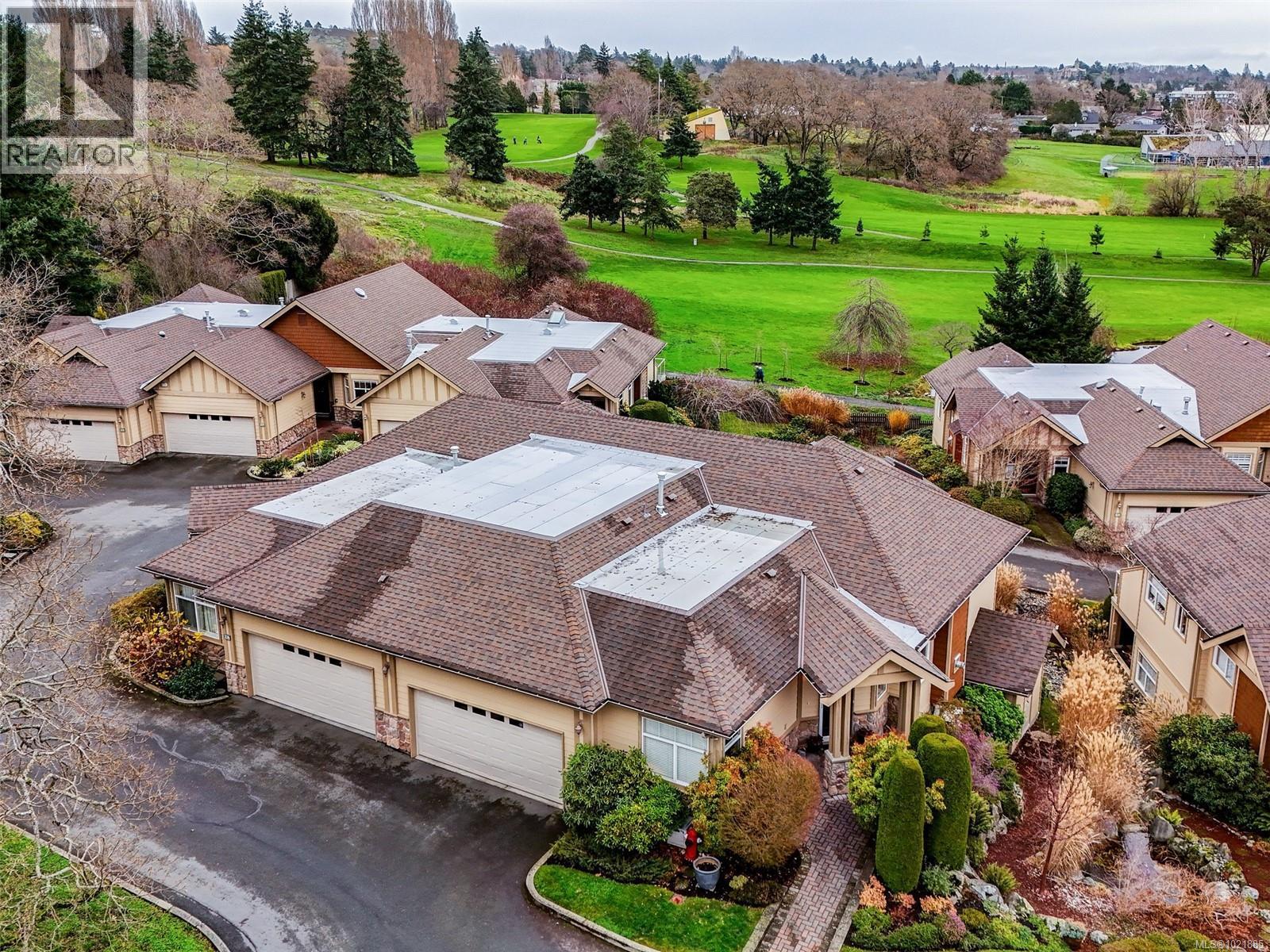 25 1286 Tolmie Ave, Saanich, BC - Outdoor