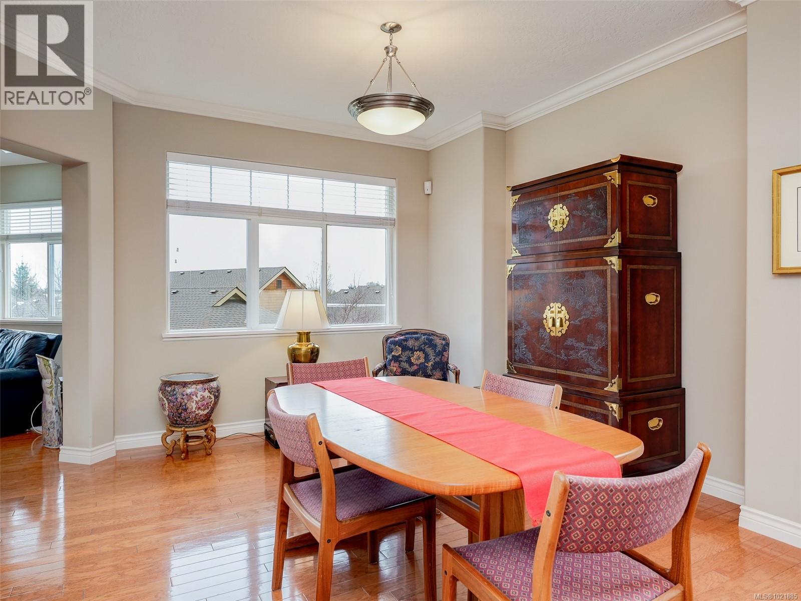 25 1286 Tolmie Ave, Saanich, BC - Indoor Photo Showing Dining Room