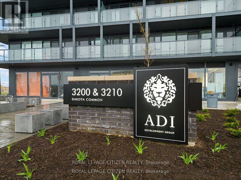 B418 - 3200 Dakota Common, Burlington, ON - Outdoor With Balcony