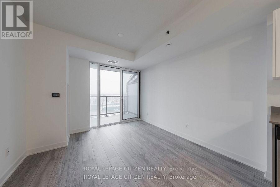 B418 - 3200 Dakota Common, Burlington, ON - Indoor Photo Showing Other Room