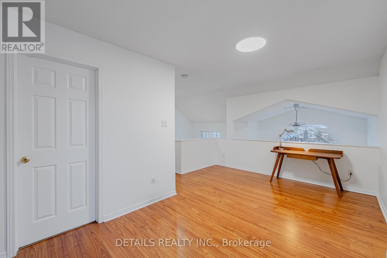 376 Wiffen Private, Ottawa, ON - Indoor Photo Showing Other Room