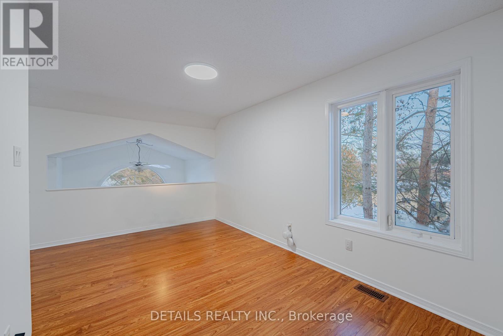 376 Wiffen Private, Ottawa, ON - Indoor Photo Showing Other Room