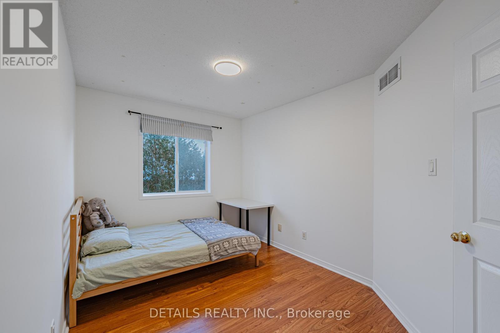 376 Wiffen Private, Ottawa, ON - Indoor Photo Showing Bedroom
