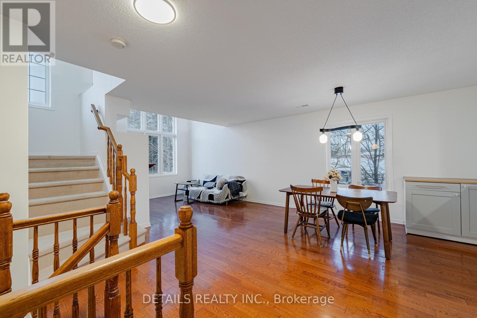 376 Wiffen Private, Ottawa, ON - Indoor Photo Showing Dining Room
