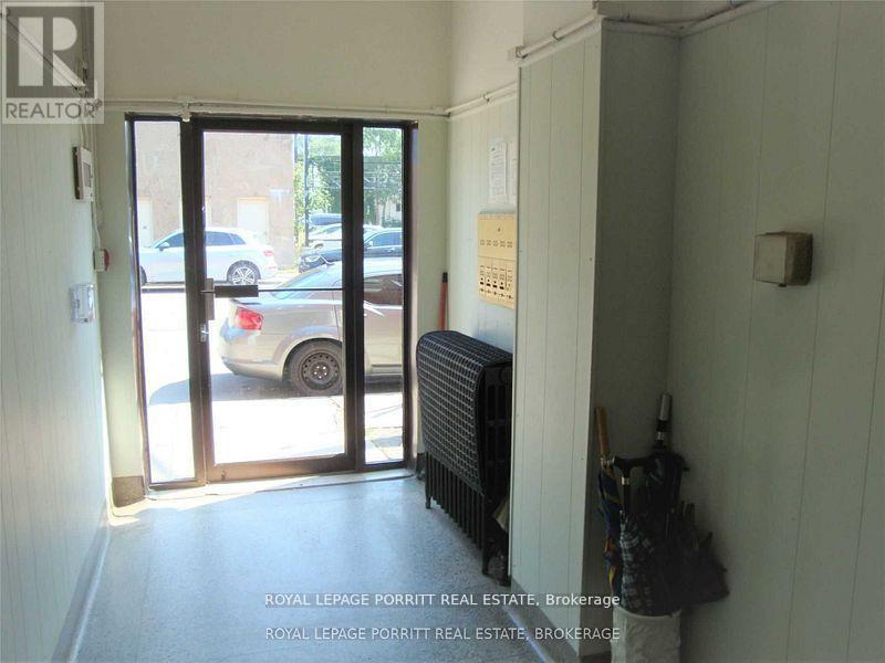 4 - 2773 Lake Shore Boulevard W, Toronto, ON - Indoor Photo Showing Other Room