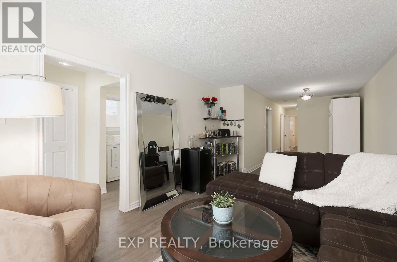 22A Bernick Drive, Barrie, ON - Indoor Photo Showing Living Room