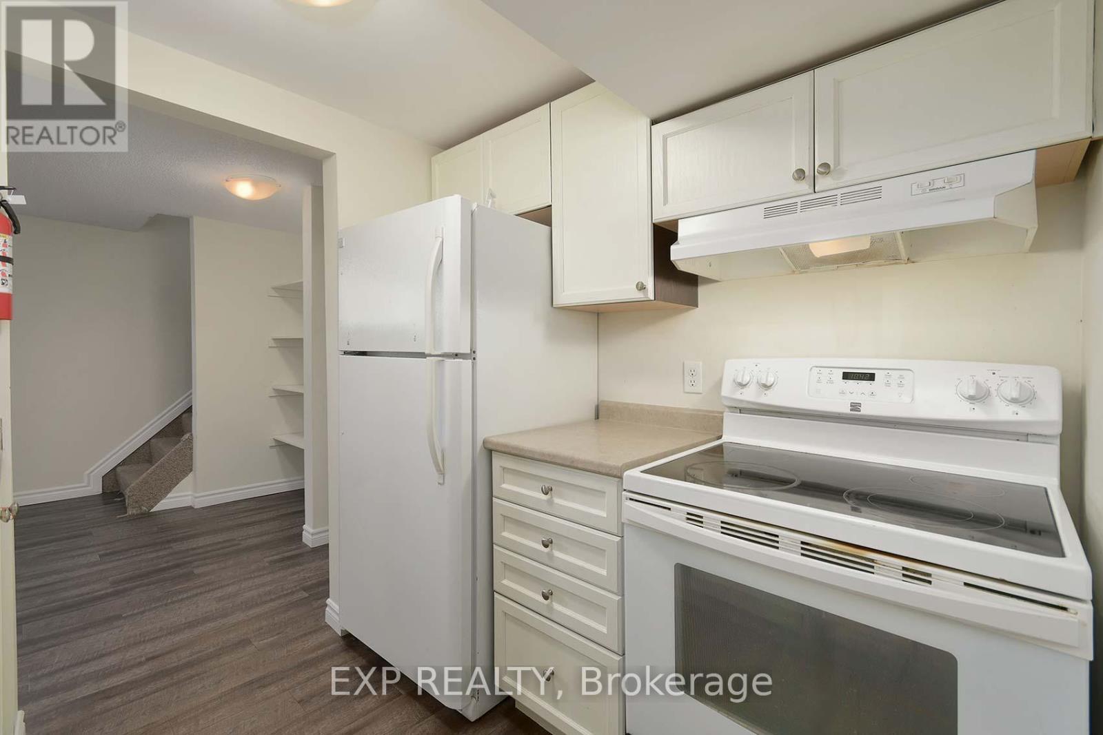 22A Bernick Drive, Barrie, ON - Indoor Photo Showing Kitchen