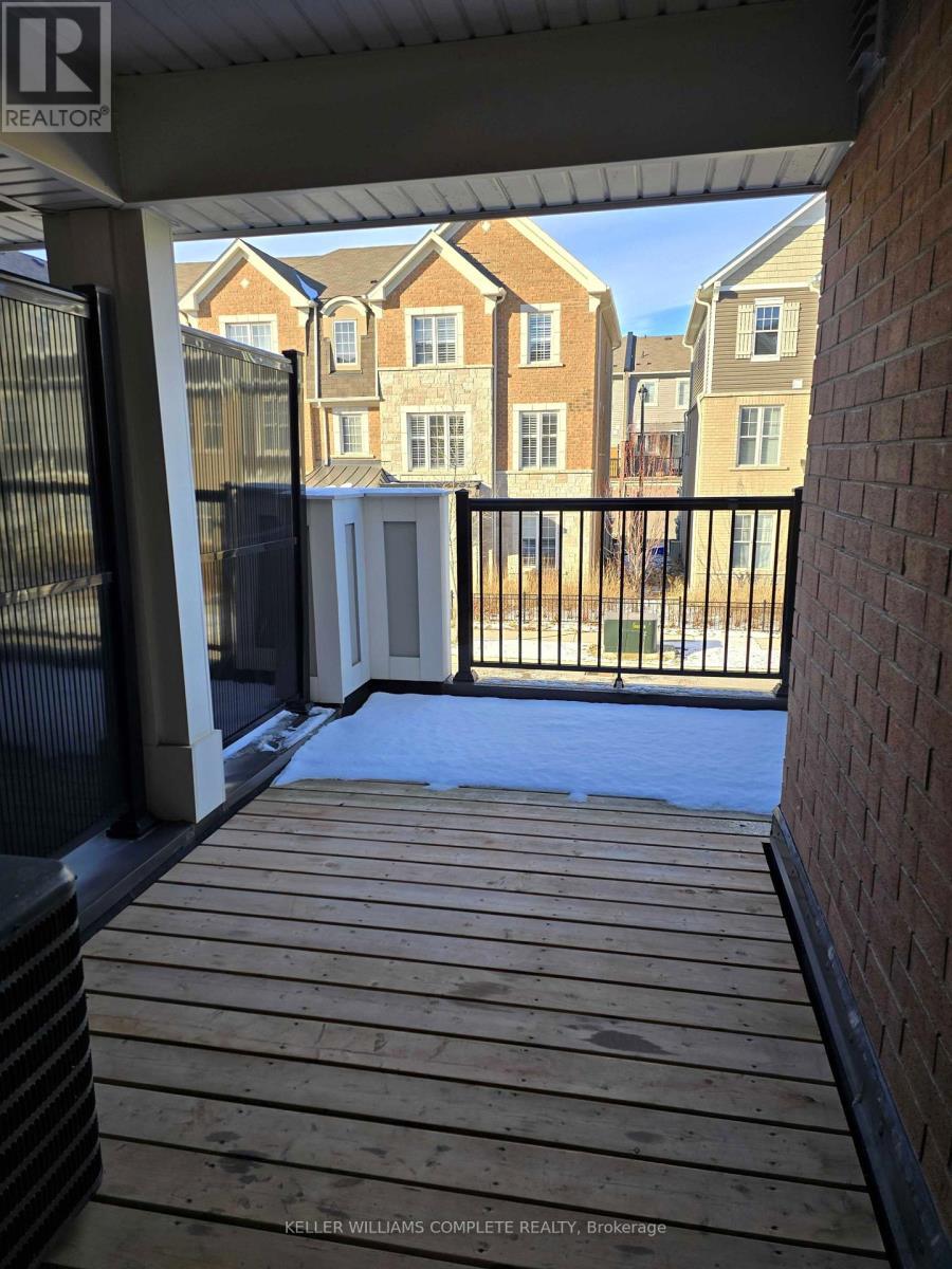 extra-large balcony - 518 Buckeye Court, Milton, ON - Outdoor With Exterior