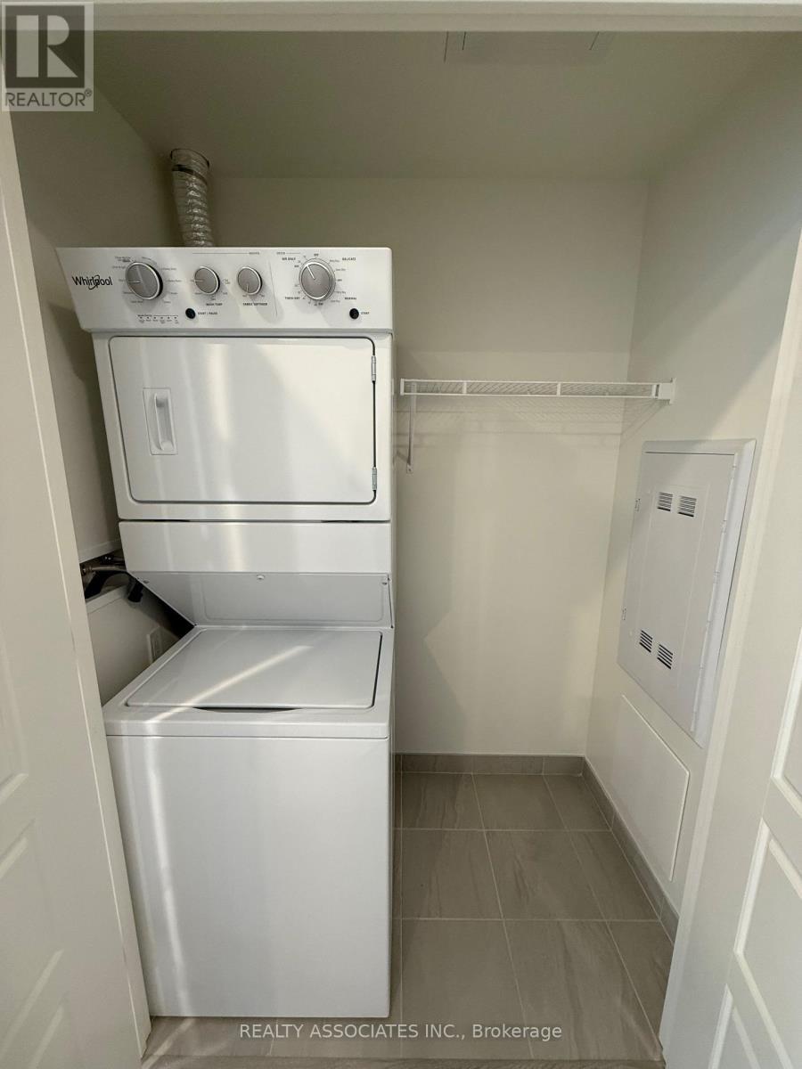 103 - 3006 William Cutmore Boulevard, Oakville, ON - Indoor Photo Showing Laundry Room