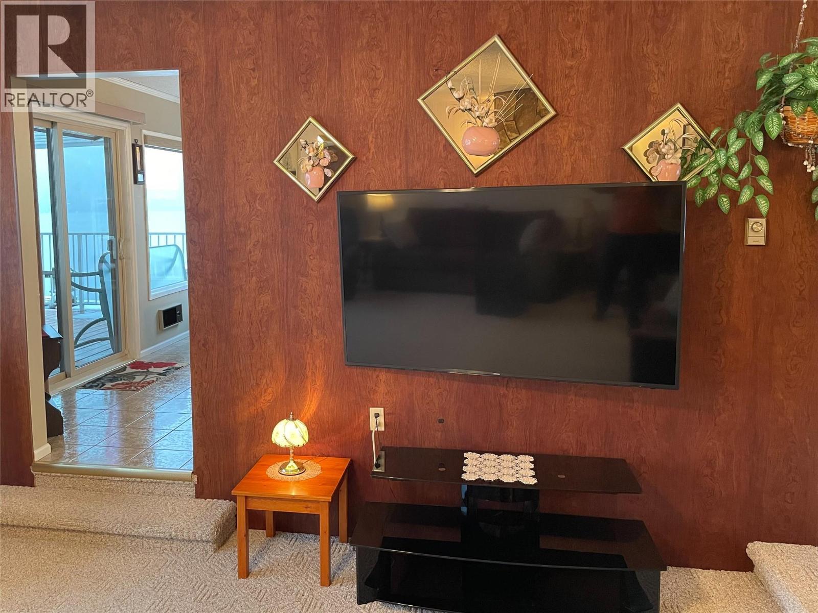 1995 Kelly Court, Christina Lake, BC - Indoor Photo Showing Other Room