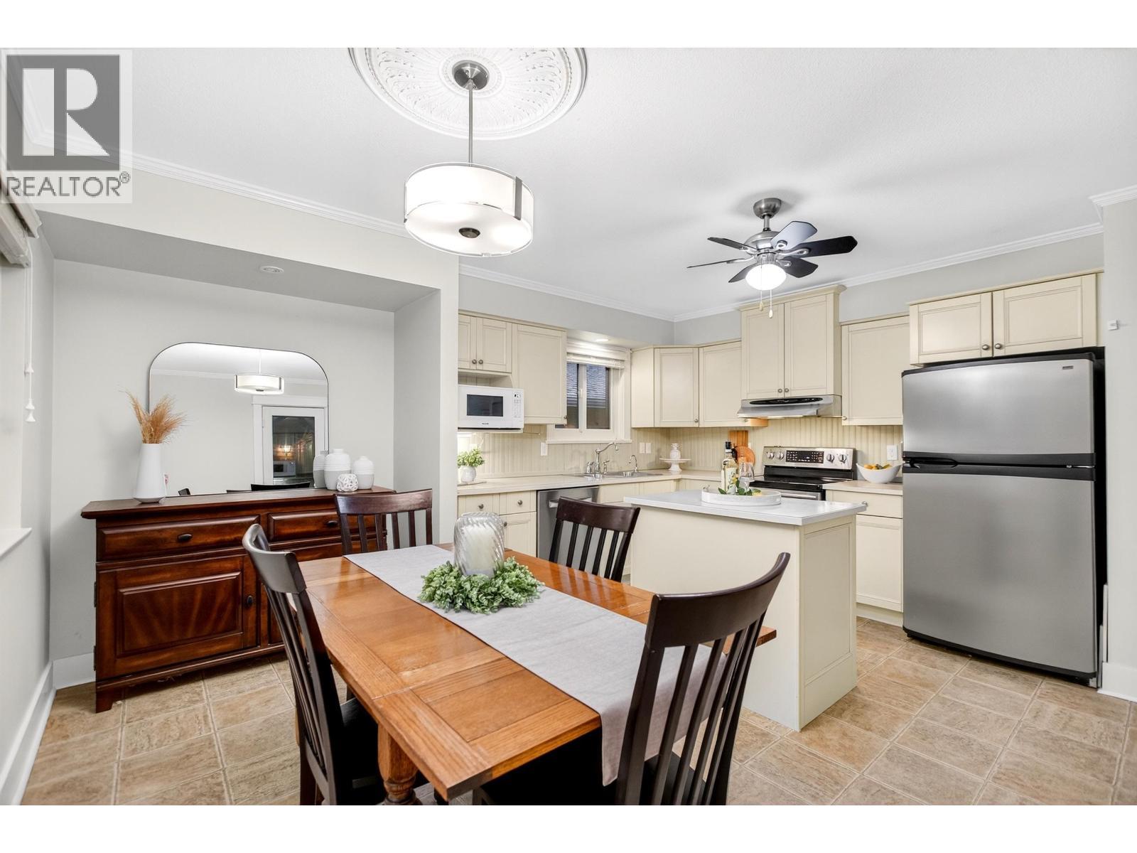 3960 Robin Place, Port Coquitlam, BC - Indoor