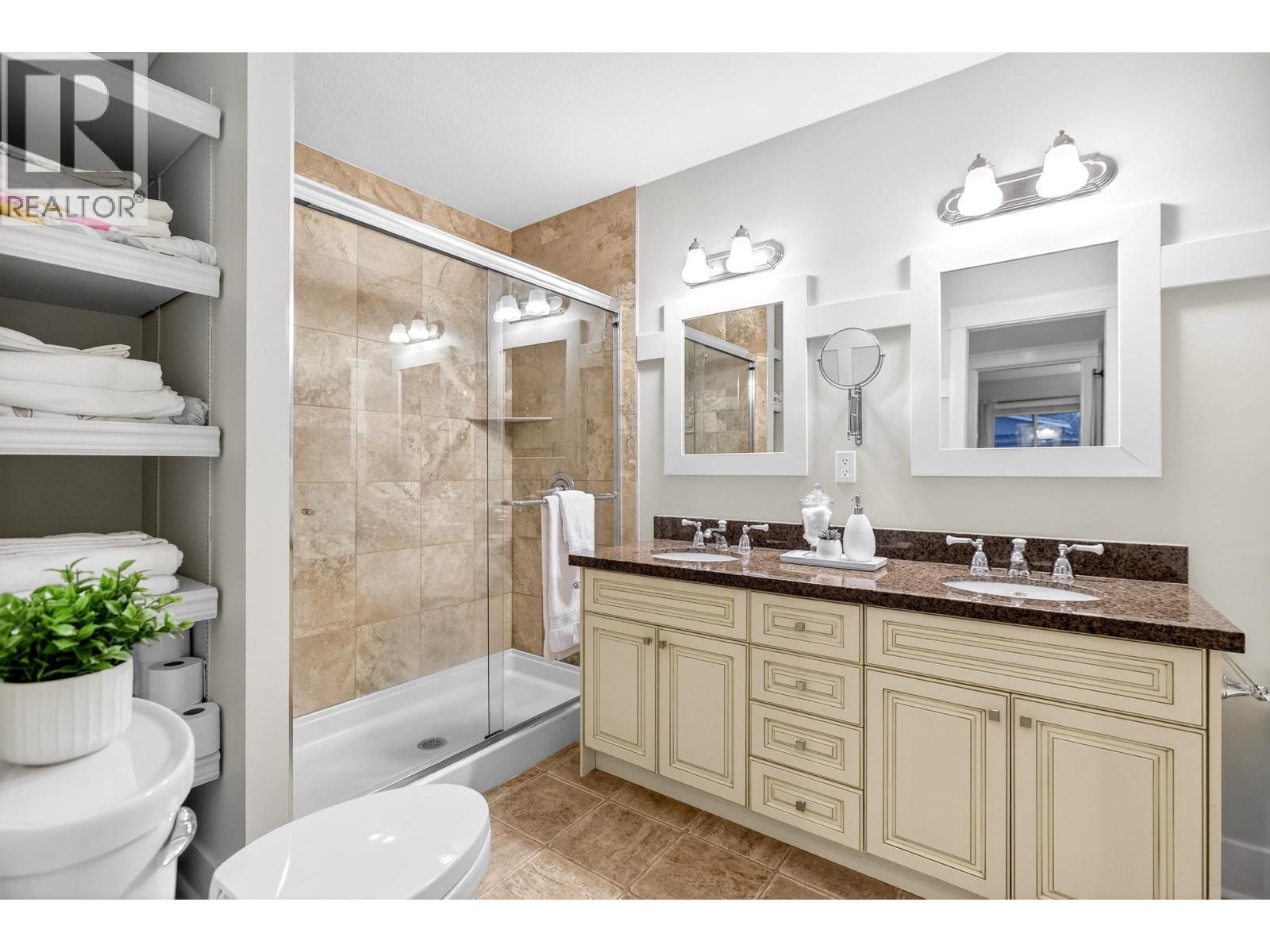 3960 Robin Place, Port Coquitlam, BC - Indoor Photo Showing Bathroom