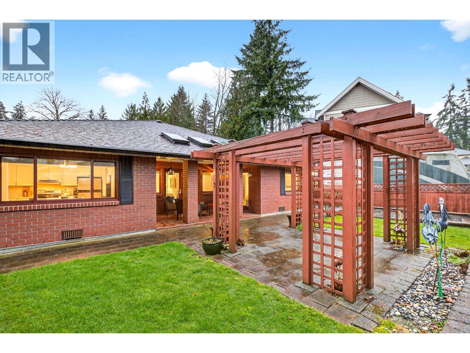 3960 Robin Place, Port Coquitlam, BC - Outdoor
