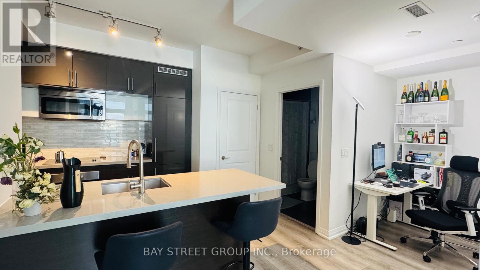 2307 - 8 Mercer Street, Toronto, ON - Indoor Photo Showing Kitchen