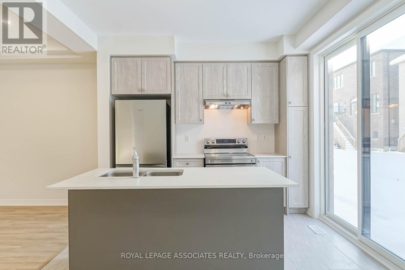 3038 Sideline 16 Road, Pickering, ON - Indoor Photo Showing Kitchen With Double Sink