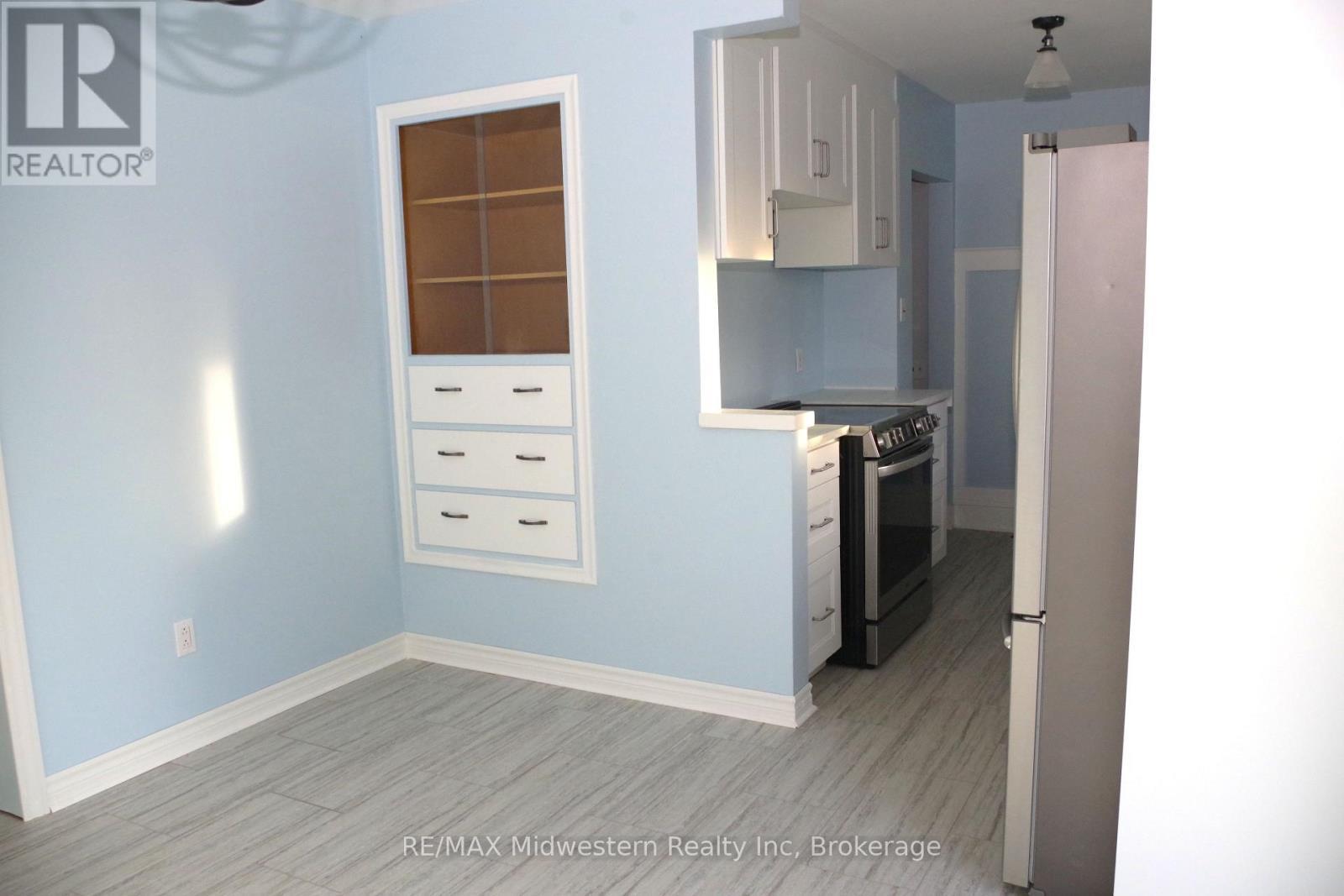 Dining kitchen - 425 Wellington Street E, Wellington North (Mount Forest), ON - Indoor