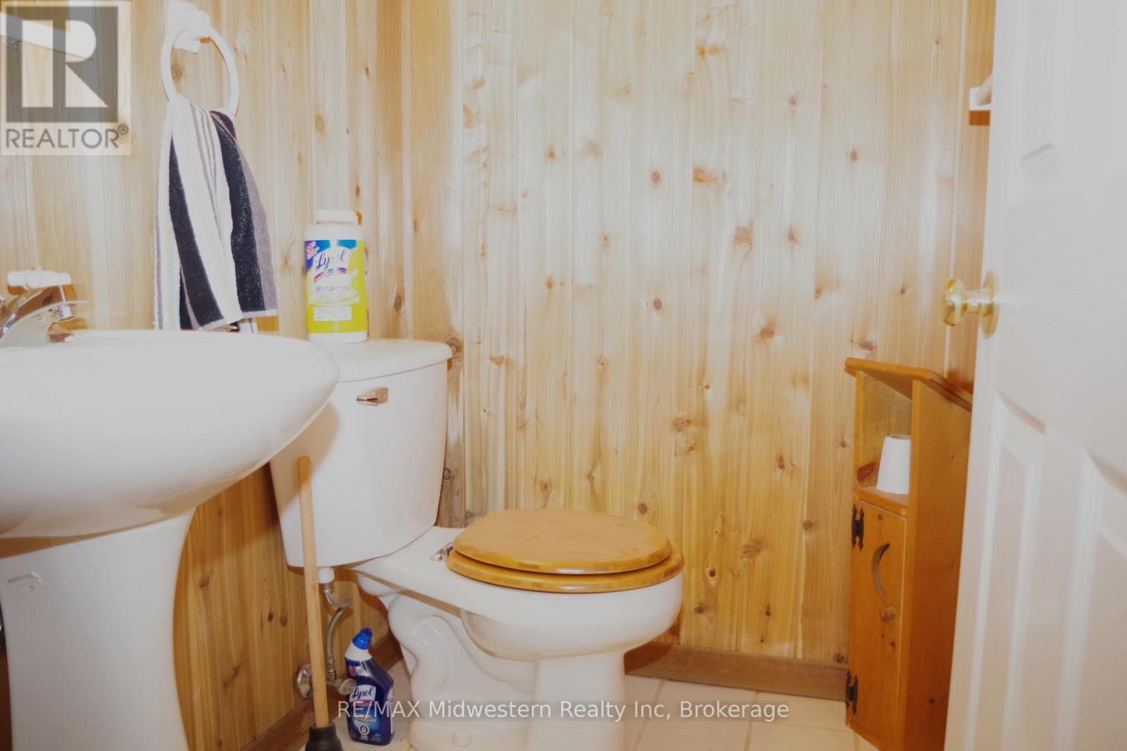 425 Wellington Street E, Wellington North (Mount Forest), ON - Indoor