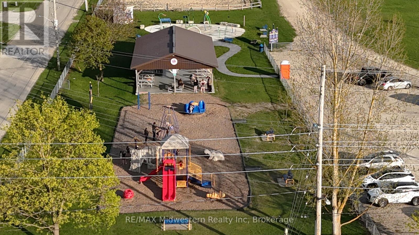 425 Wellington Street E, Wellington North (Mount Forest), ON -