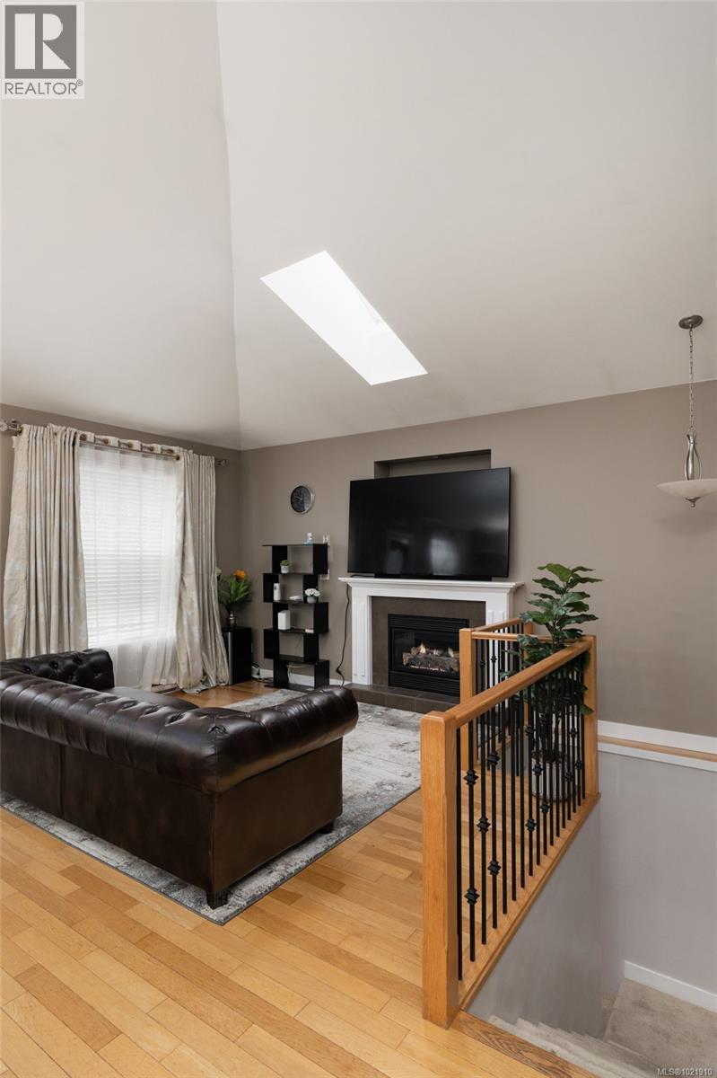 909 Cavalcade Terr, Langford, BC - Indoor With Fireplace